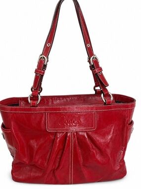 Coach 1941 Red Patent Leather Shoulder Bag Silver Tone east west Y2K vintage